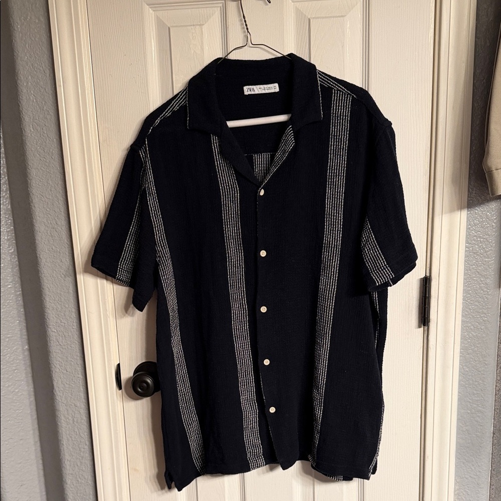 Zara Men black Short-Sleeve Button-Down Shirt with White Vertical Stripes